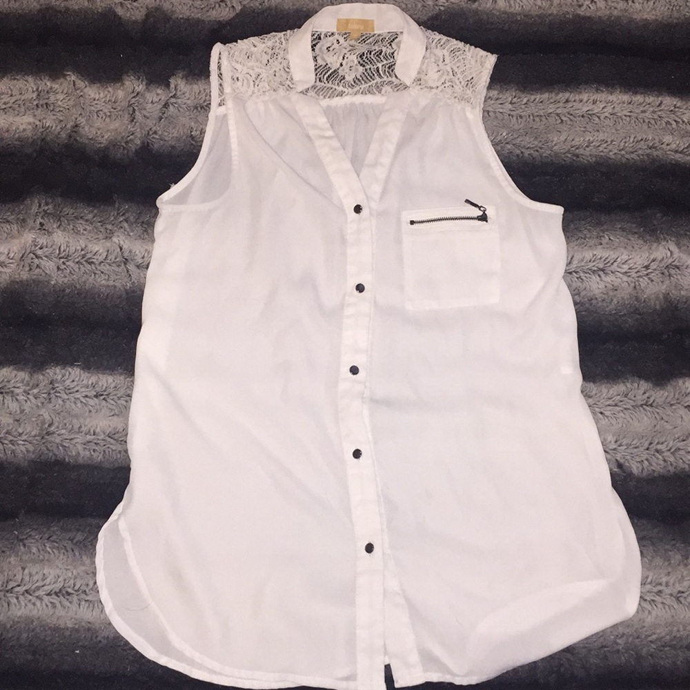 Takara Sleeveless Blouse